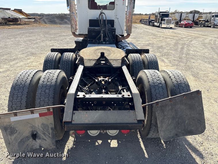 image for item FI0030 2009 Kenworth W900 semi truck