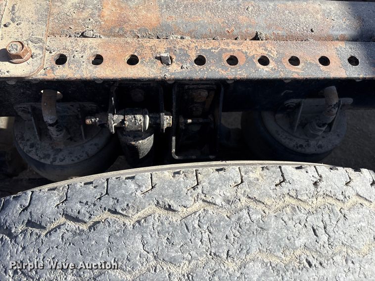 image for item FI0030 2009 Kenworth W900 semi truck