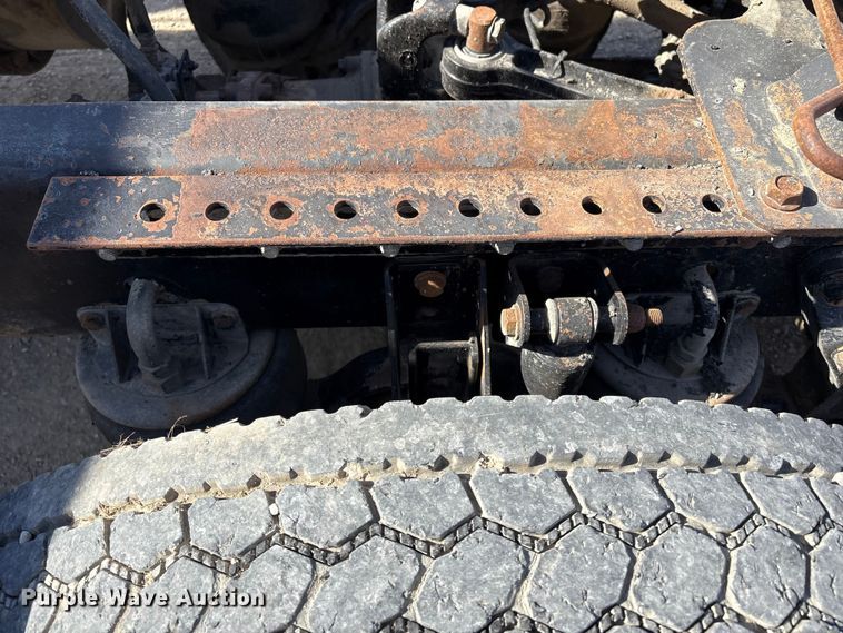 image for item FI0030 2009 Kenworth W900 semi truck