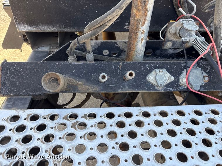 image for item FI0030 2009 Kenworth W900 semi truck