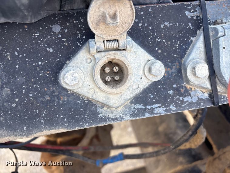 image for item FI0030 2009 Kenworth W900 semi truck