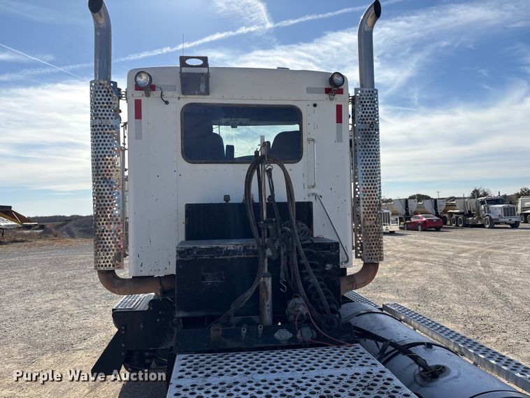 image for item FI0030 2009 Kenworth W900 semi truck