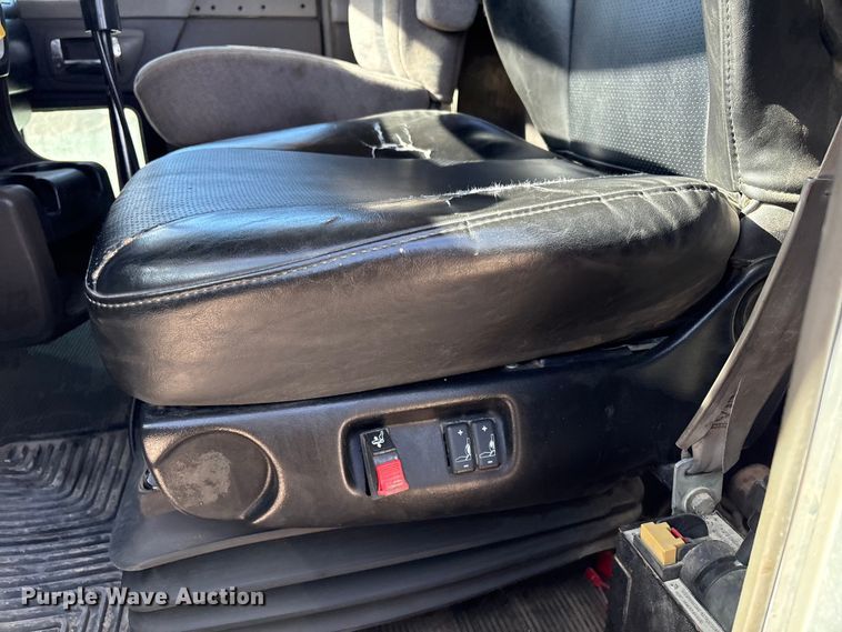 image for item FI0030 2009 Kenworth W900 semi truck