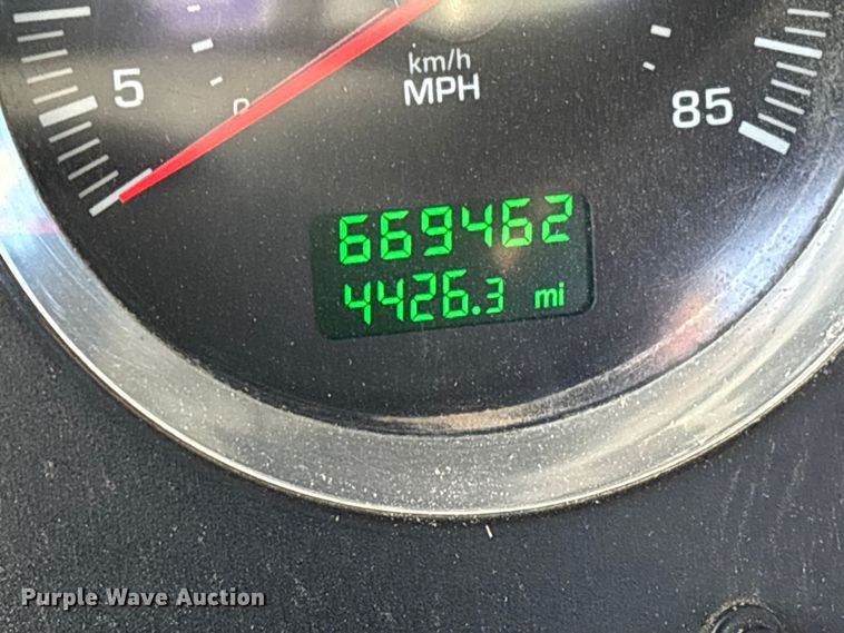 image for item FI0030 2009 Kenworth W900 semi truck