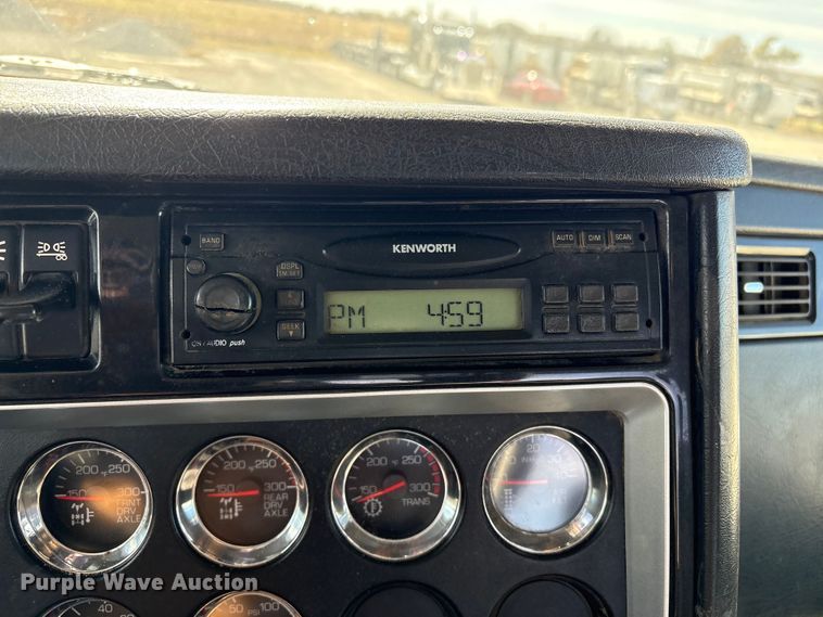 image for item FI0030 2009 Kenworth W900 semi truck