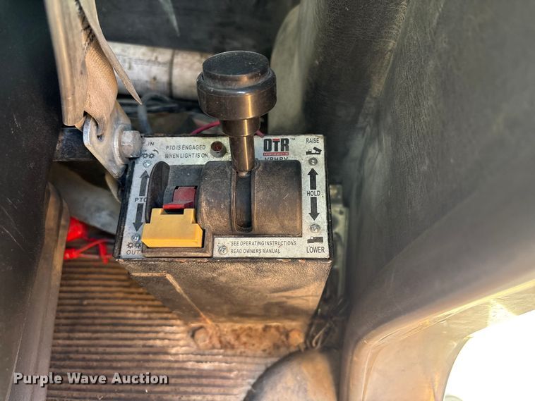 image for item FI0030 2009 Kenworth W900 semi truck