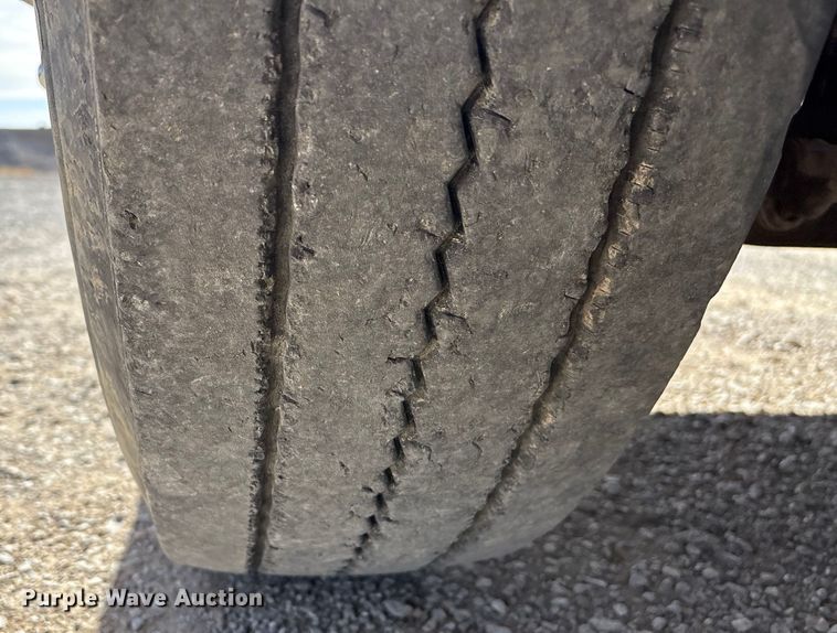 image for item FI0030 2009 Kenworth W900 semi truck