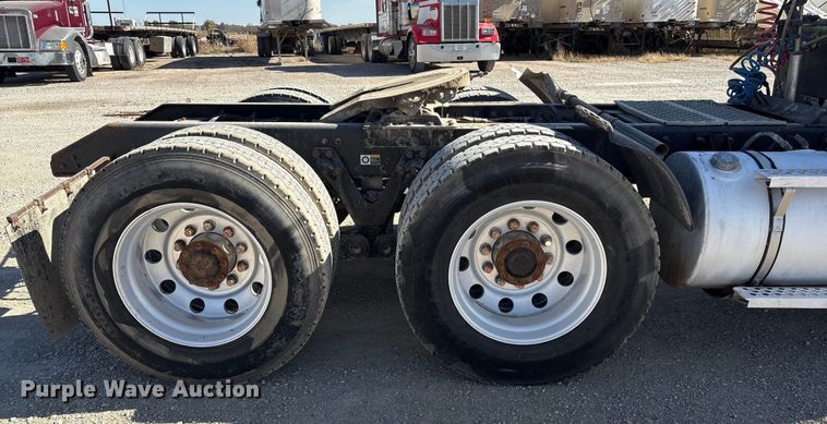 image for item FI0031 2009 Kenworth W900 semi truck