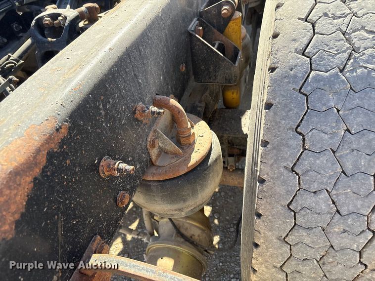 image for item FI0031 2009 Kenworth W900 semi truck