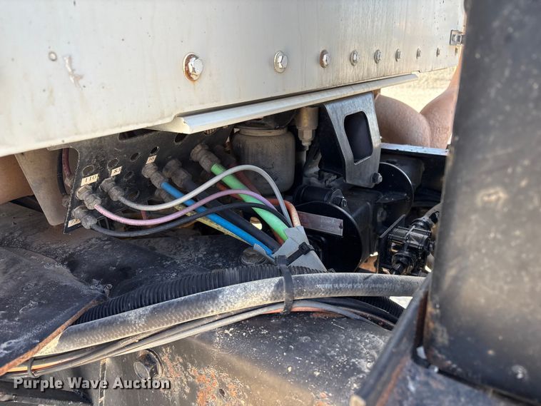 image for item FI0031 2009 Kenworth W900 semi truck