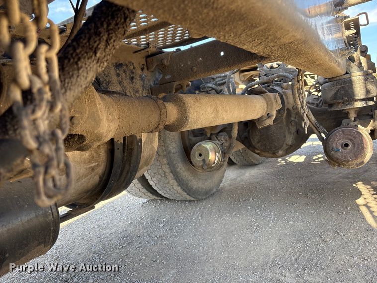 image for item FI0031 2009 Kenworth W900 semi truck