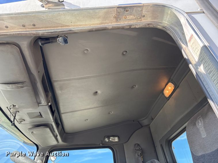 image for item FI0031 2009 Kenworth W900 semi truck