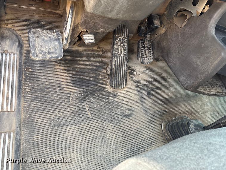 image for item FI0031 2009 Kenworth W900 semi truck