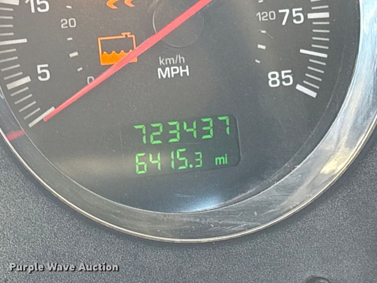 image for item FI0031 2009 Kenworth W900 semi truck