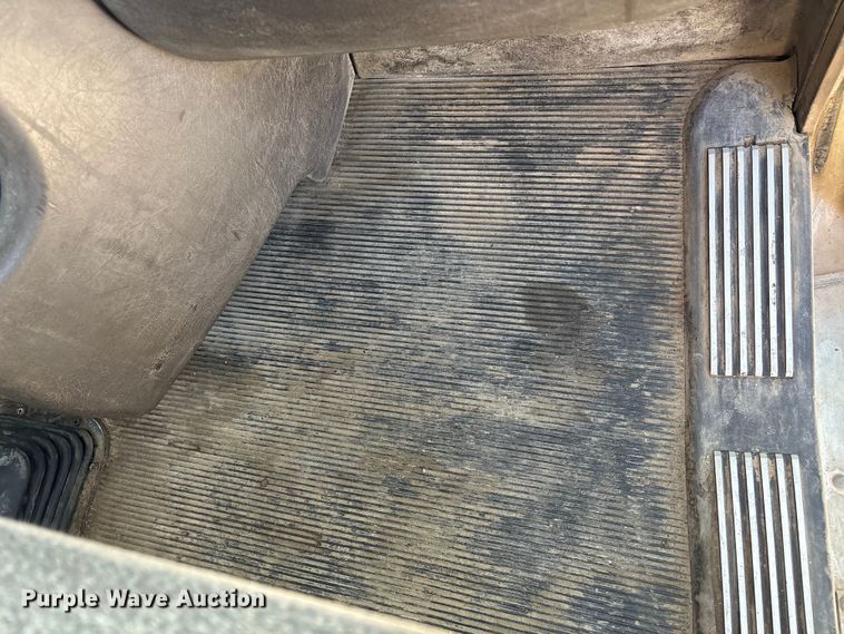 image for item FI0031 2009 Kenworth W900 semi truck