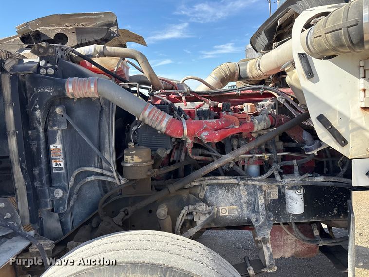 image for item FI0031 2009 Kenworth W900 semi truck