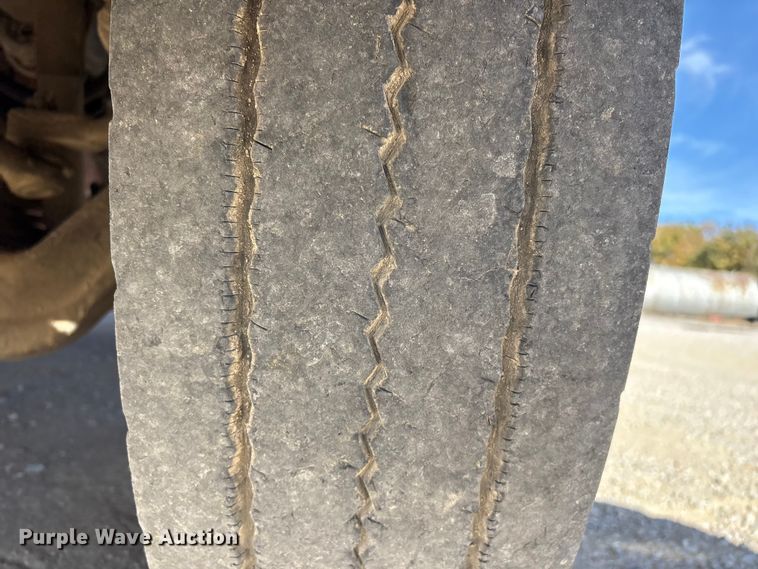 image for item FI0031 2009 Kenworth W900 semi truck