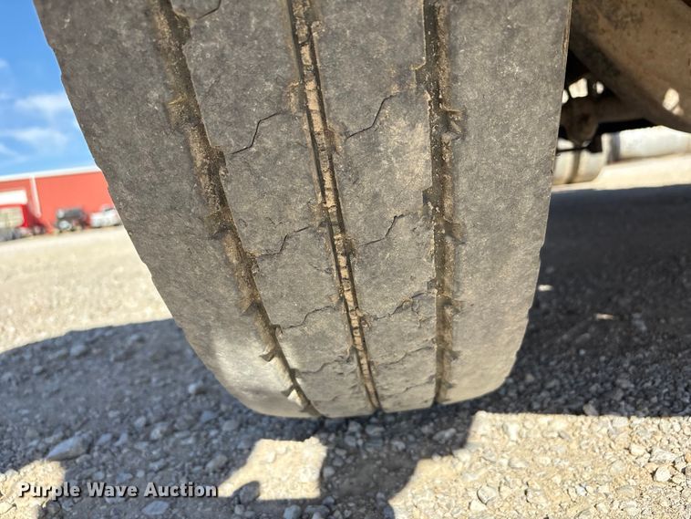 image for item FI0031 2009 Kenworth W900 semi truck