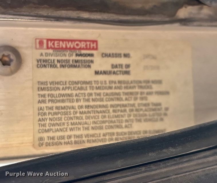 image for item FI0031 2009 Kenworth W900 semi truck