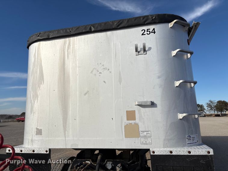 image for item FI0032 2004 Trail King Ind., Inc. TI-Brook Afrmo 30 end dump trailer