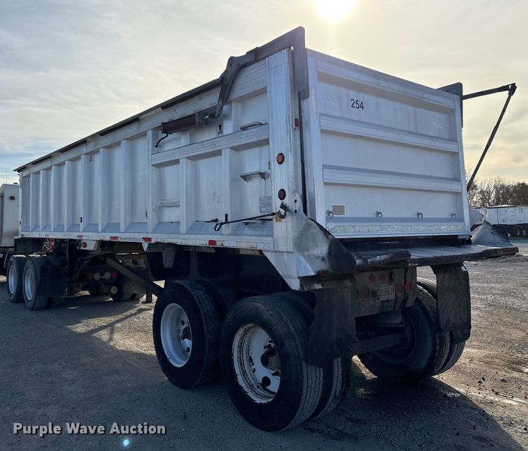 image for item FI0032 2004 Trail King Ind., Inc. TI-Brook Afrmo 30 end dump trailer