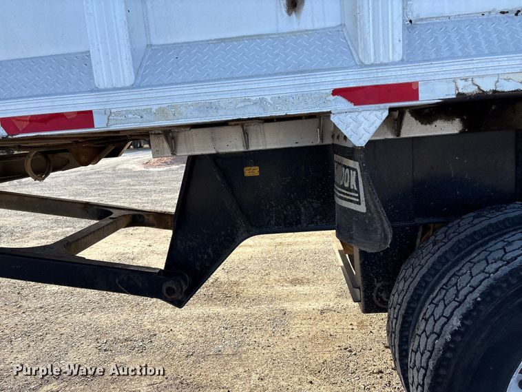 image for item FI0032 2004 Trail King Ind., Inc. TI-Brook Afrmo 30 end dump trailer