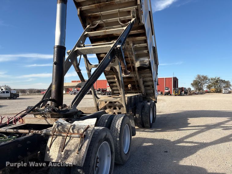 image for item FI0032 2004 Trail King Ind., Inc. TI-Brook Afrmo 30 end dump trailer