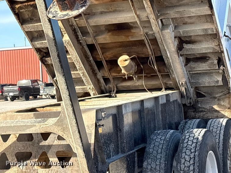 image for item FI0032 2004 Trail King Ind., Inc. TI-Brook Afrmo 30 end dump trailer