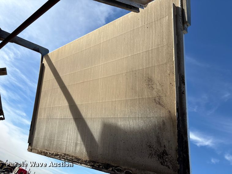 image for item FI0032 2004 Trail King Ind., Inc. TI-Brook Afrmo 30 end dump trailer