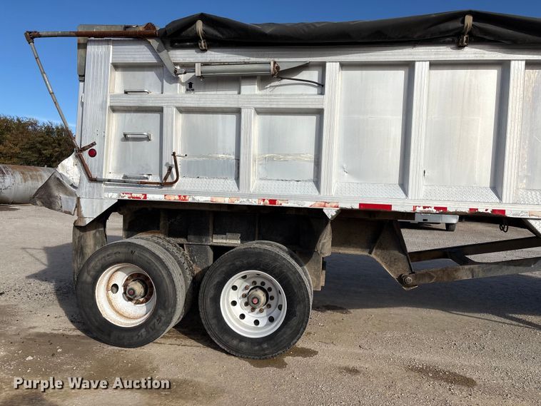 image for item FI0032 2004 Trail King Ind., Inc. TI-Brook Afrmo 30 end dump trailer