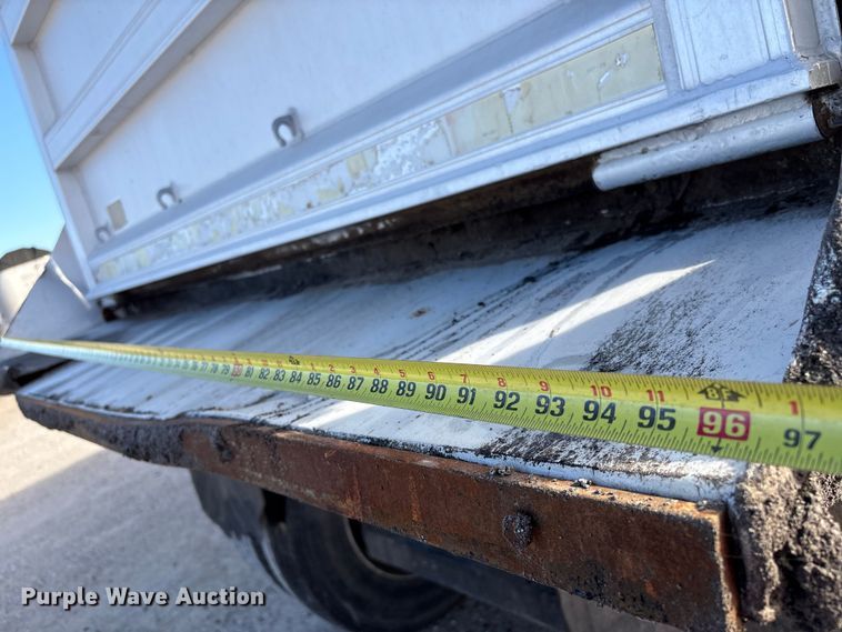 image for item FI0032 2004 Trail King Ind., Inc. TI-Brook Afrmo 30 end dump trailer