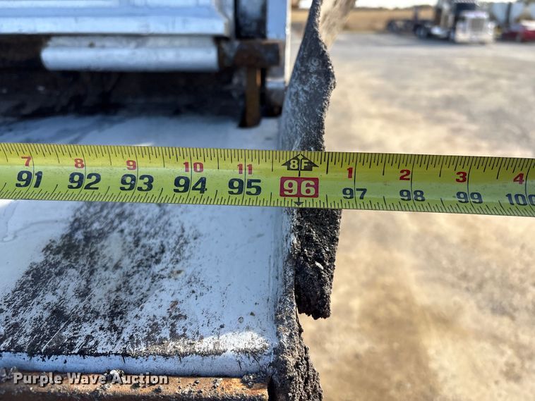 image for item FI0032 2004 Trail King Ind., Inc. TI-Brook Afrmo 30 end dump trailer