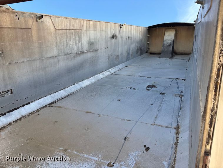 image for item FI0032 2004 Trail King Ind., Inc. TI-Brook Afrmo 30 end dump trailer