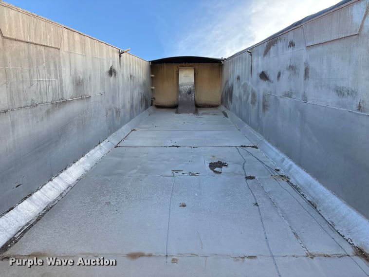 image for item FI0032 2004 Trail King Ind., Inc. TI-Brook Afrmo 30 end dump trailer