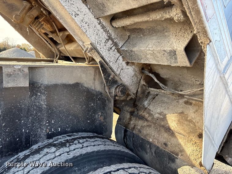 image for item FI0032 2004 Trail King Ind., Inc. TI-Brook Afrmo 30 end dump trailer