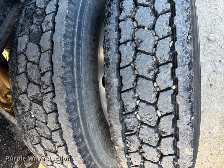 image for item FI0032 2004 Trail King Ind., Inc. TI-Brook Afrmo 30 end dump trailer