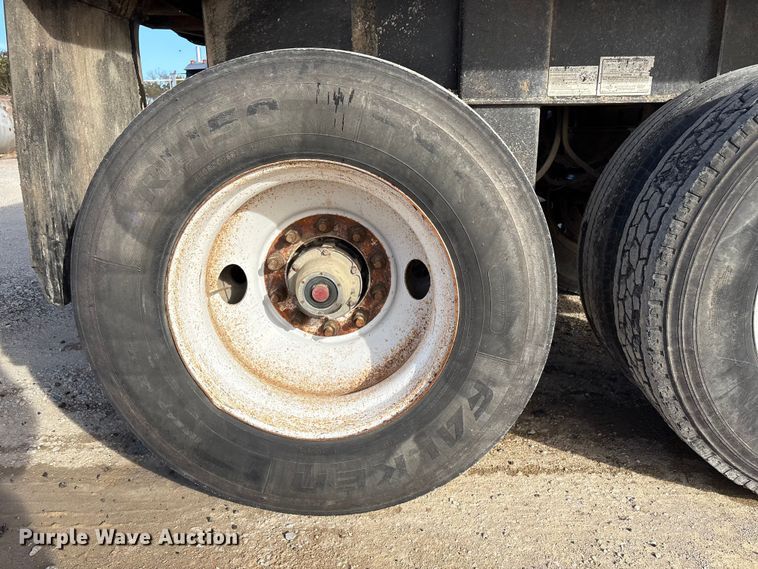 image for item FI0032 2004 Trail King Ind., Inc. TI-Brook Afrmo 30 end dump trailer