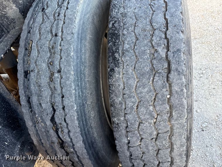 image for item FI0032 2004 Trail King Ind., Inc. TI-Brook Afrmo 30 end dump trailer