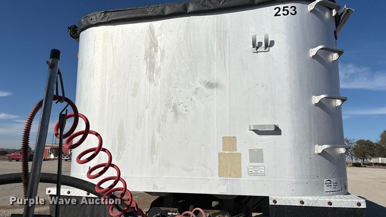 image for item FI0033 2004 Trail King Ind., Inc TI-Brook Afrmo 30 end dump trailer