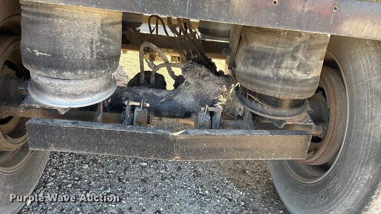 image for item FI0033 2004 Trail King Ind., Inc TI-Brook Afrmo 30 end dump trailer