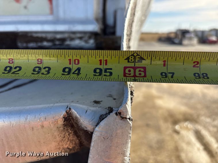 image for item FI0033 2004 Trail King Ind., Inc TI-Brook Afrmo 30 end dump trailer