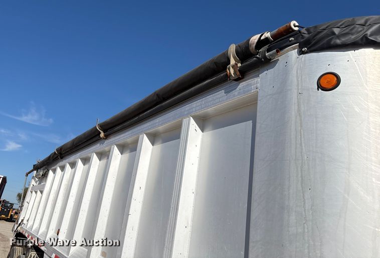 image for item FI0034 2004 Trail King Ind., Inc. TI-Brook Afrmo 30 end dump trailer