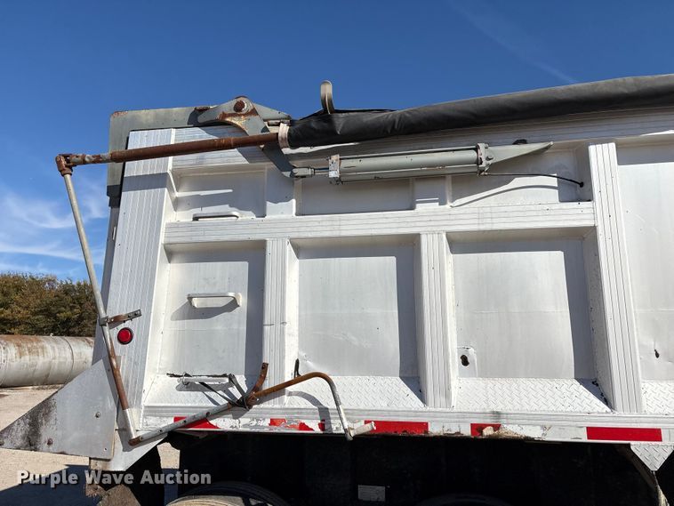 image for item FI0034 2004 Trail King Ind., Inc. TI-Brook Afrmo 30 end dump trailer