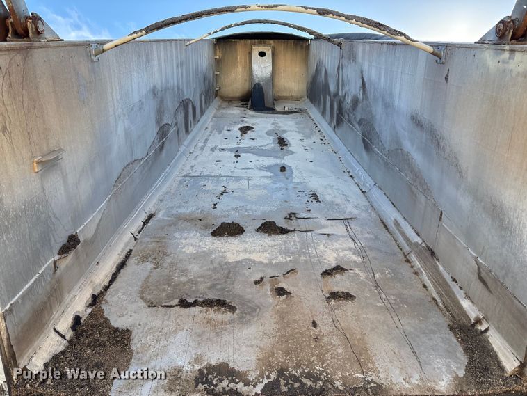 image for item FI0034 2004 Trail King Ind., Inc. TI-Brook Afrmo 30 end dump trailer