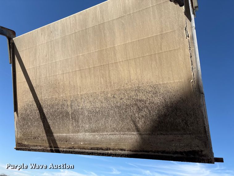 image for item FI0034 2004 Trail King Ind., Inc. TI-Brook Afrmo 30 end dump trailer