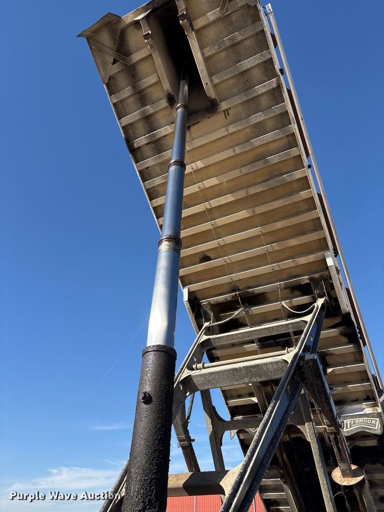 image for item FI0034 2004 Trail King Ind., Inc. TI-Brook Afrmo 30 end dump trailer