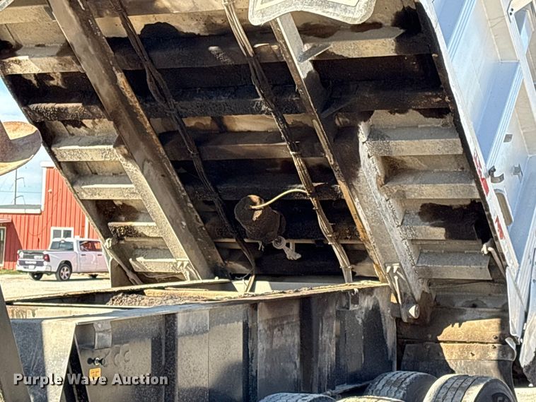 image for item FI0034 2004 Trail King Ind., Inc. TI-Brook Afrmo 30 end dump trailer