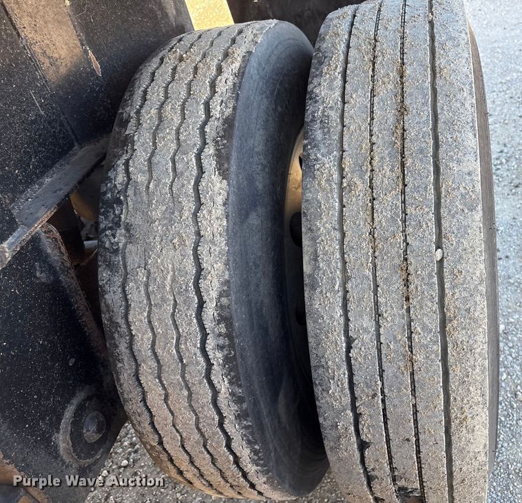 image for item FI0034 2004 Trail King Ind., Inc. TI-Brook Afrmo 30 end dump trailer