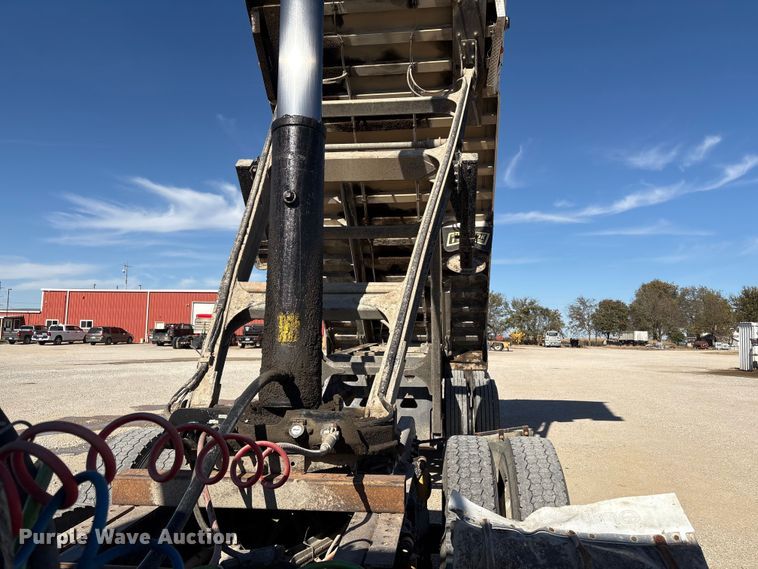 image for item FI0035 2004 Trail King Ind., Inc. T1-Brook Afrmo 30 end dump trailer