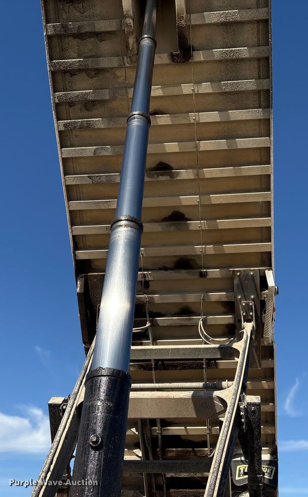 image for item FI0035 2004 Trail King Ind., Inc. T1-Brook Afrmo 30 end dump trailer